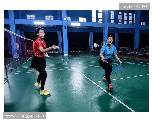 从零基础到高手之路羽毛球灵活性训练全解析与技巧分享 从零基础到高手之路羽毛球灵活性训练全解析与技巧分享