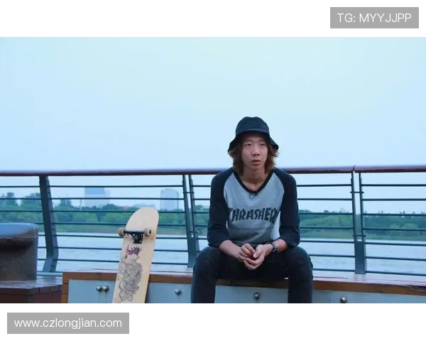 滑板之路上的坚持与梦想：杨秀英的深度对话与人生启示