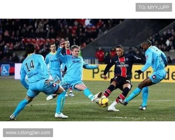 图卢兹主场迎战波尔多两队争夺关键积分的激烈对决