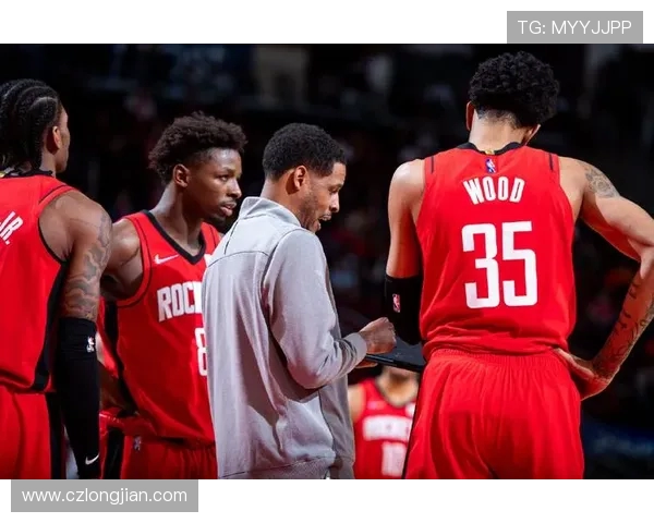 季后赛火箭与马刺激战正酣双方争夺晋级名额的精彩对决分析