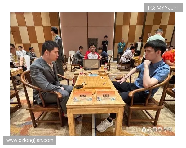 柯洁与李词悠对决围棋巅峰之战引发热议与期待