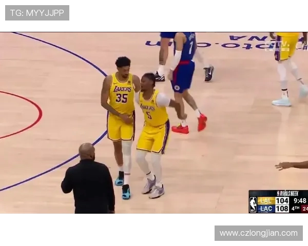 湖人快船2013至2014赛季对决回顾及精彩瞬间分析