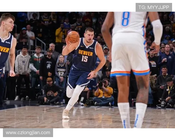 雷霆与勇士激战10月17日赛季前瞻精彩对决值得期待 雷霆与勇士激战10月17日赛季前瞻精彩对决值得期待