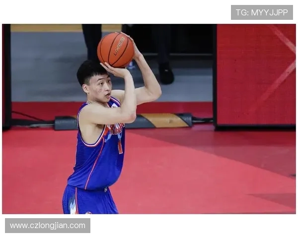 齐麟的崛起与挑战：从新星到篮球赛场的未来之路探讨